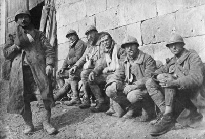 Geëvacueerde Franse gewonden na de slag bij Plessis-de-Roye, Picardië, Frankrijk, 30 maart 1918 door Unbekannt