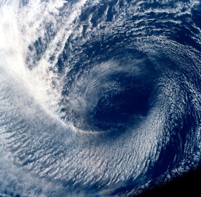 Oog van tropische storm Blanca gefotografeerd tussen 17 en 24 juni 1985 door Unbekannt