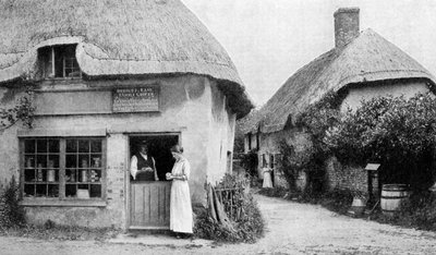 Kruidenierswinkel, hoek van Bradford Peverell, Wessex, ca. 1922 door Unbekannt
