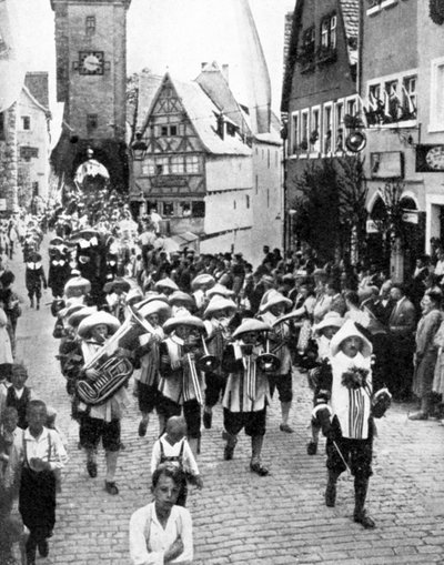 Festival in de middeleeuwse oude stad, Rothenburg ob der Tauber, Beieren, Duitsland, 1936 door Unbekannt