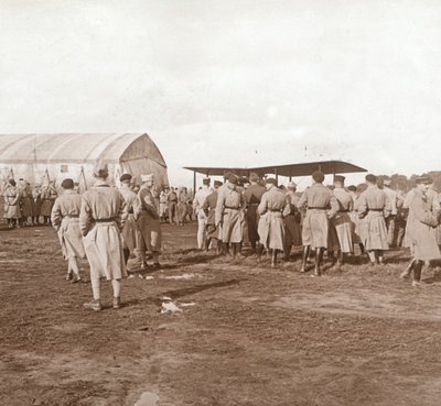 Gevechtsvliegtuig stijgt op, c1914-c1918 door Unbekannt