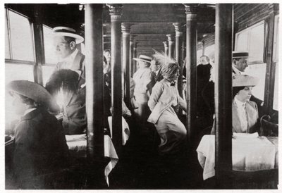 Filmmaatschappij aan boord van Zeppelin LZ13 Hansa, ca. 1912-1914 door Unbekannt