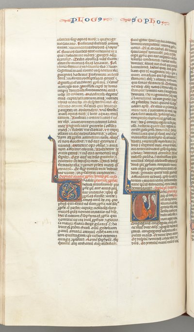 Fol. 362v, Zephaniah, gehistorieerde initiaal V, Zephaniah knielend met een rol, buste van God..., ca. 12e eeuw door Unbekannt