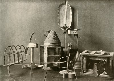 Voetverwarmer, olielampen, kaarskandelaar, tinnen lantaarn en broodrooster, 18e eeuw, 1937 door Unbekannt
