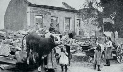 Franse vluchtelingen keren terug naar hun verlaten dorp, Artois, Eerste Wereldoorlog, 1915 door Unbekannt