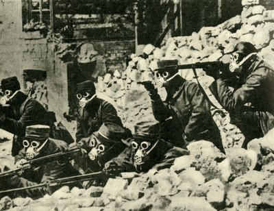 Franse soldaten met gasmaskers, Eerste Wereldoorlog, ca. 1915 door Unbekannt