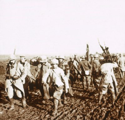 Franse soldaten met Duitse gevangenen, c1914-c1918 door Unbekannt