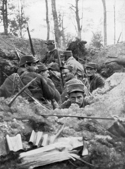Franse troepen in het loopgravenstelsel van Calonne, Frankrijk, juli 1915 door Unbekannt