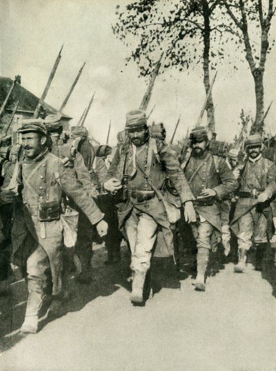 Franse troepen op mars, Eerste Wereldoorlog, 1914-1918, ca. 1920 door Unbekannt