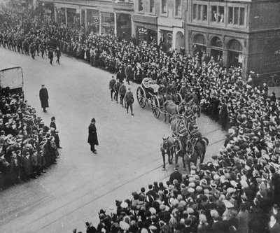 Begrafenisstoet met volledige militaire eer van de kapitein van de Blucher door Unbekannt