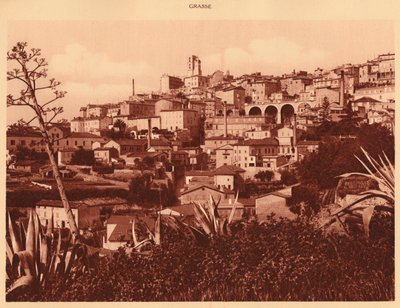 Algemeen uitzicht op Grasse, 1930 door Unbekannt