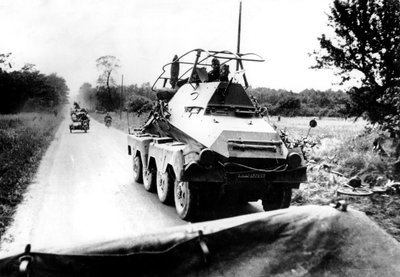 Duitse pantserwagen tijdens de opmars naar Parijs, mei-juni 1940 door Unbekannt