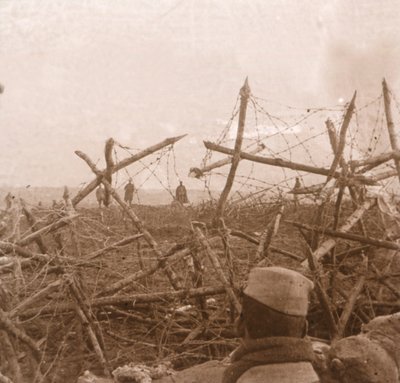 Duitsers komen uit de loopgraven, Massiges, Noord-Frankrijk, c1914-c1918 door Unbekannt