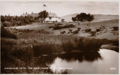 Gleneagles Hotel, The Club House & The Deuk Dubs, c1930 door Unbekannt
