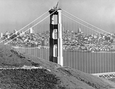 Golden Gate Bridge Toren door Unbekannt