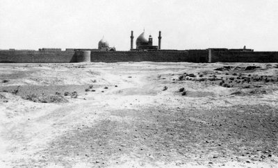 Gouden koepel en minaretten van de Samarra-moskee, Mesopotamië, 1918 door Unbekannt
