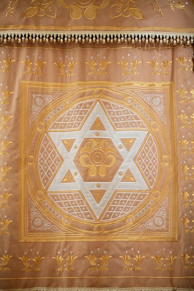 Grote Choral Synagoge. Heilige arkkleed met een Davidsster. Sint-Petersburg, Rusland door Unbekannt