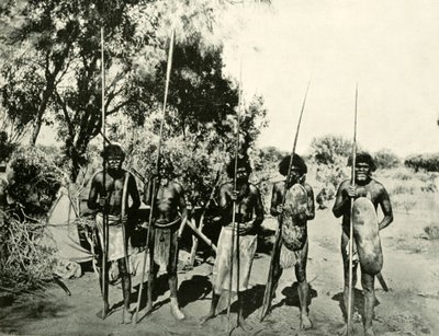 Groep Aboriginal mannen, Queensland, Australië door Unbekannt