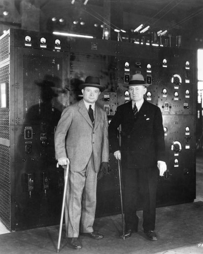Guglielmo Marconi en David Sarnoff, 1933 door Unbekannt