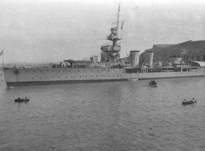 HMS Cardiff, Britse C-klasse lichte kruiser, Malta, ca. 1920s door Unbekannt