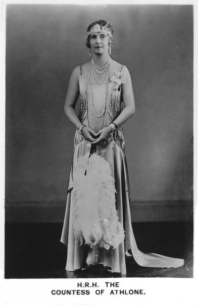 HRH Prinses Alice, Gravin van Athlone, 1937 door Unbekannt