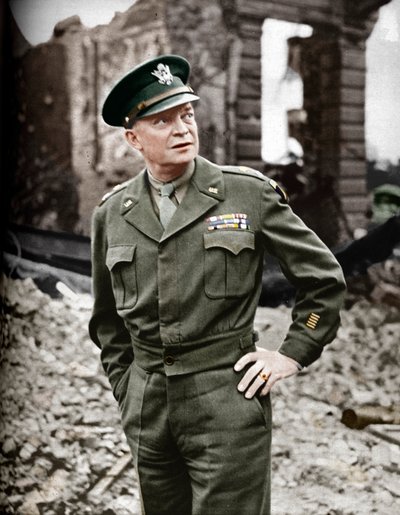 Hij leidde onze bevrijdingslegers naar de overwinning, 1945 door Unbekannt