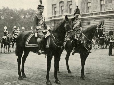 Zijne Majesteit met de Hertog van Gloucester, bij het Trooping the Colour, 1928, 1937 door Unbekannt