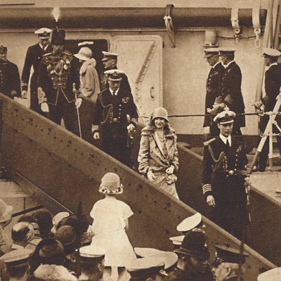 Weer Thuis - De Hertog en Hertogin landen in Portsmouth 27 juni 1927, 1937 door Unbekannt
