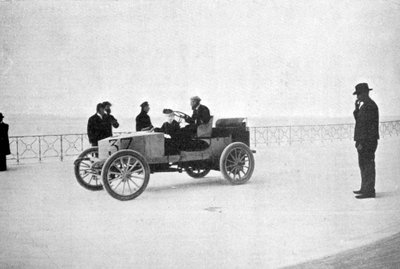 Hubert le Blon, in zijn Gardner-Serpollet stoomauto, Nice, 1903 door Unbekannt