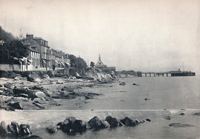 Innellan - De Rotsachtige Strand en de Stoombootpier, 1895 door Unbekannt