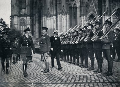 Inspectie van troepen aan de voet van de Dom van Keulen door Unbekannt