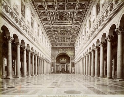 Interieur van de Basiliek van St. Paulus buiten de Muren, Rome, Italië door Unbekannt