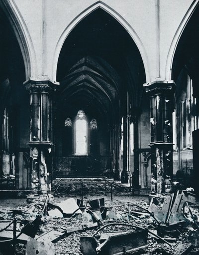Interieur van de Temple Church na de brand door Unbekannt