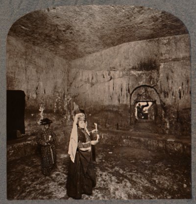 Interieur van de Graven van de Koningen op de weg naar Nablus, ca. 1900 door Unbekannt