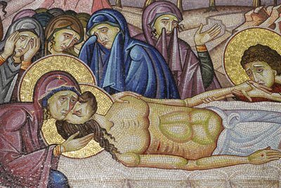 Jezus gelegd in het nieuwe graf van Jozef van Arimathea, detail van mozaïekkunst die de begrafenis van Jezus Christus afbeeldt, Heilig Grafkerk, Jeruzalem, Israël door Unbekannt