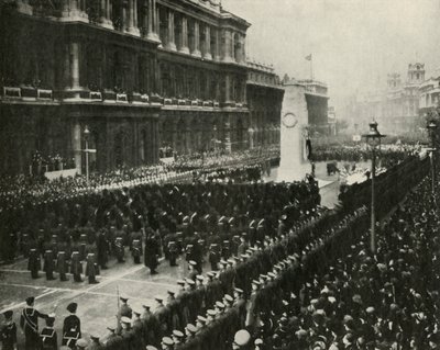 Koning George VI bij de Wapenstilstandsdag ceremonie bij het Cenotaaf, Whitehall, 11 november 1936 door Unbekannt