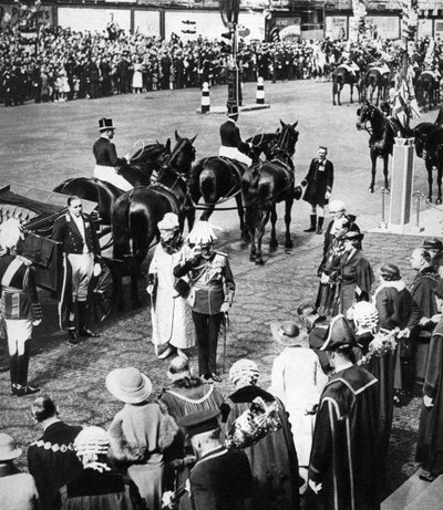 Koning George V en de burgemeesters van de noordelijke Londense boroughs in Marylebone, Zilveren Jubileum, 1935 door Unbekannt