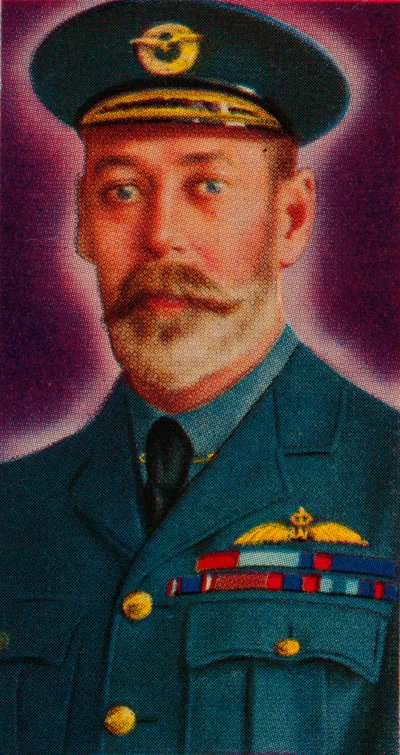Koning George V in het uniform van Chef van de Koninklijke Luchtmacht door Unbekannt