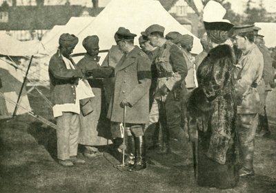 Koning George en Koningin Mary bezoeken gewonde soldaten, Eerste Wereldoorlog, 1915 door Unbekannt