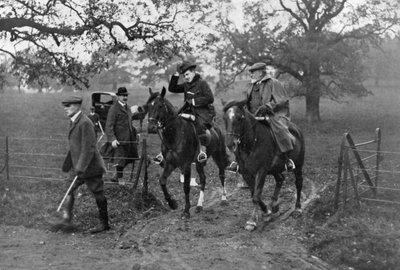 Koningen Edward VII van het Verenigd Koninkrijk en Manuel II van Portugal op jacht, 1909 door Unbekannt