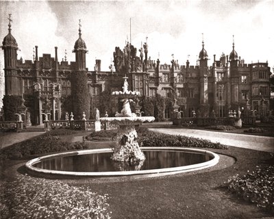 Knebworth House, Hertfordshire, 1894 door Unbekannt