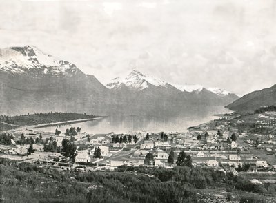 Lake Wakatipu en de bergen, Queenstown, Nieuw-Zeeland, 1895 door Unbekannt