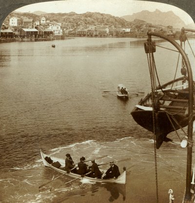 Landing van een stoomboot in het Arctische gebied, Svolvaer, Lofoten Eilanden, N. Noorwegen, ca. 1905 door Unbekannt