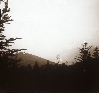 Landschap, rook in de verte, Elzas, ca. 1914-ca. 1918 door Unbekannt