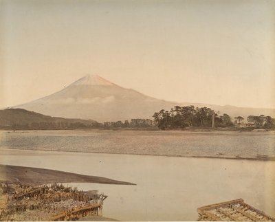 Landschap met Rivier en Berg door Unbekannt
