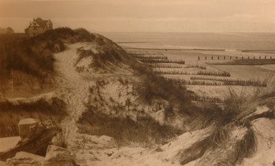 Le Dunes et la Plage, Zandduinen en Strand, c1900 door Unbekannt