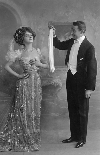 Lily Elsie en Joseph Coyne in De Vrolijke Weduwe, c1907 door Unbekannt