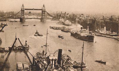 Londen - Tower Bridge en de Pool, c1910 door Unbekannt