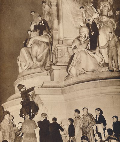 London Grandstand, 1937 door Unbekannt