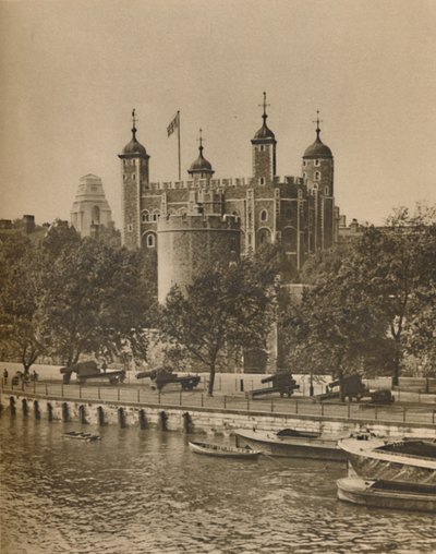 Londens oudste en nieuwste openbare gebouwen vanaf Tower Bridge door Unbekannt